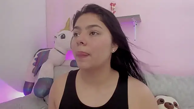 Snapshot of Oriana_Guzman chatting on May 9, 2026, 5:00 am Oriana Guzman online show from May 9, 2026, 5:00 am