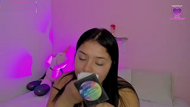 Oriana Guzman online show from December 21, 2025, 11:49 pm