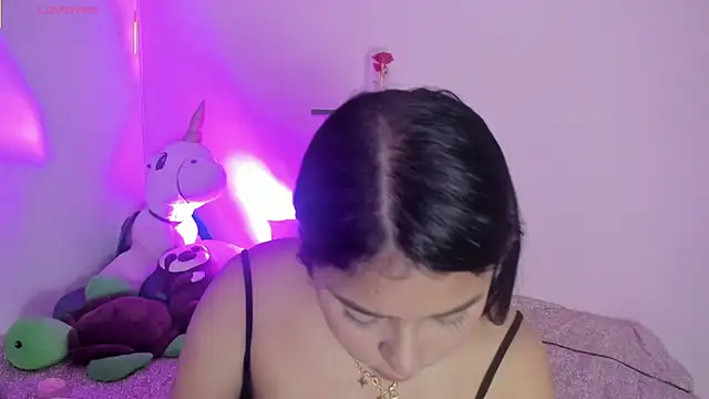 Snapshot of Oriana_Guzman chatting on November 10, 2025, 1:54 am Oriana Guzman online show from November 10, 2025, 1:54 am