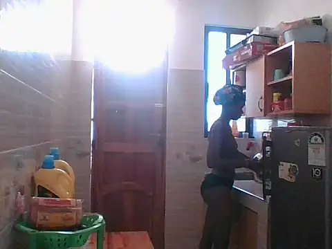 Snapshot of hotgal1112 chatting on October 6, 2025, 8:48 am hotgal1112 online show from October 6, 2025, 8:48 am