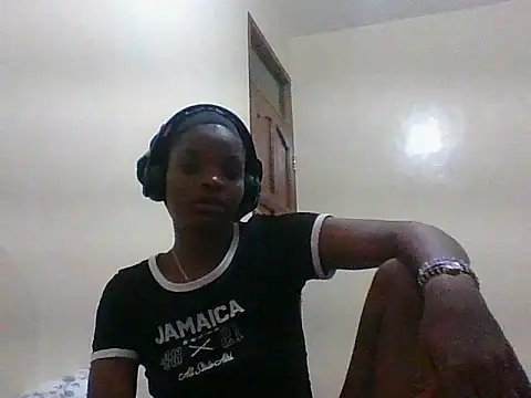 Snapshot of hotgal1112 chatting on October 3, 2025, 8:32 pm hotgal1112 online show from October 3, 2025, 8:32 pm