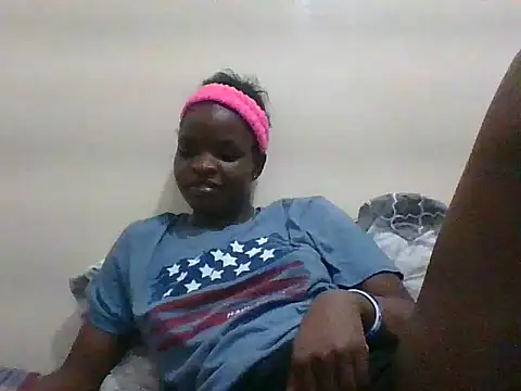 Snapshot of hotgal1112 chatting on September 23, 2025, 9:33 pm hotgal1112 online show from September 23, 2025, 9:33 pm