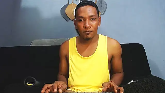 Grandeygruesa1 online show from December 4, 2025, 2:10 am