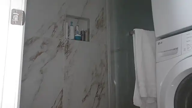 NatalieKneals online show from December 15, 2025, 2:50 am