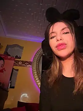 Snapshot of ORLA86 chatting on November 15, 2025, 10:14 pm ORLA86 online show from November 15, 2025, 10:14 pm