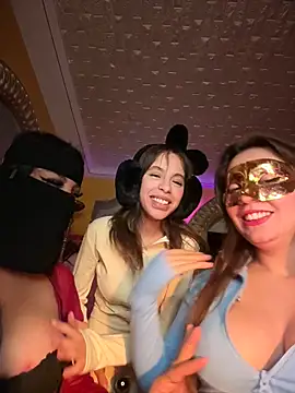 Snapshot of ORLA86 chatting on November 17, 2025, 11:09 pm ORLA86 online show from November 17, 2025, 11:09 pm