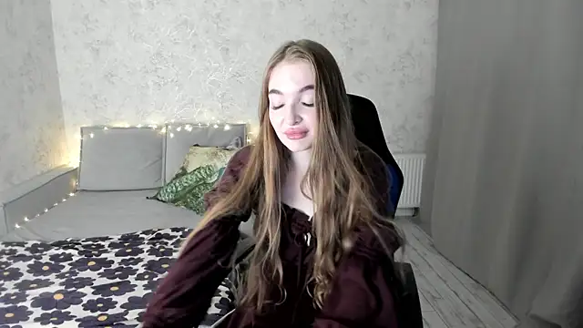 Snapshot of LissaCain chatting on November 15, 2025, 6:01 pm LissaCain online show from November 15, 2025, 6:01 pm