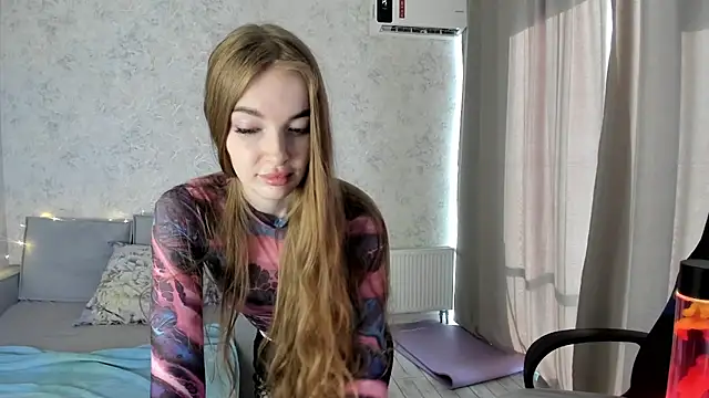 Snapshot of LissaCain chatting on September 18, 2025, 4:26 am LissaCain online show from September 18, 2025, 4:26 am