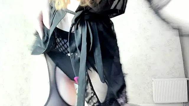 Snapshot of LissaCain chatting on February 27, 2025, 2:25 am LissaCain online show from February 27, 2025, 2:25 am