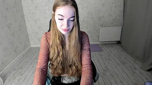 Snapshot of LissaCain chatting on February 6, 2025, 2:11 am LissaCain online show from February 6, 2025, 2:11 am