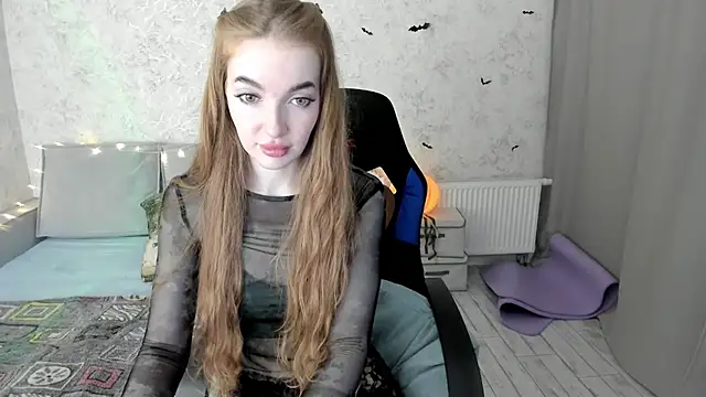 Snapshot of LissaCain chatting on October 29, 2025, 3:05 am LissaCain online show from October 29, 2025, 3:05 am