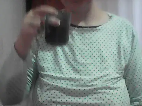 Snapshot of AnaXBerry chatting on February 8, 2026, 6:44 am AnaXBerry online show from February 8, 2026, 6:44 am