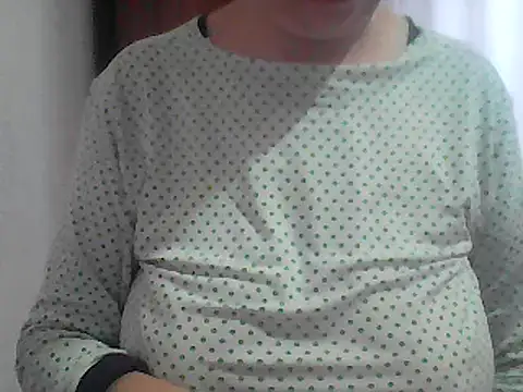 Snapshot of AnaXBerry chatting on February 3, 2026, 7:02 am AnaXBerry online show from February 3, 2026, 7:02 am