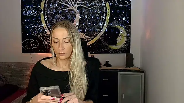 Snapshot of SexxyLiviaa chatting on November 11, 2025, 5:19 pm SexxyLiviaa online show from November 11, 2025, 5:19 pm