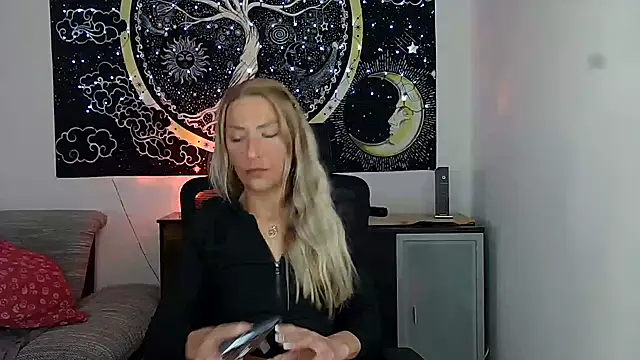 Snapshot of SexxyLiviaa chatting on May 7, 2026, 4:43 pm SexxyLiviaa online show from May 7, 2026, 4:43 pm