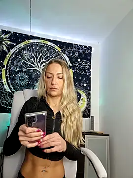 Snapshot of SexxyLiviaa chatting on October 29, 2025, 3:49 am SexxyLiviaa online show from October 29, 2025, 3:49 am