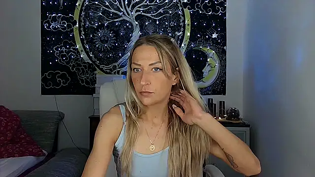 Snapshot of SexxyLiviaa chatting on September 13, 2025, 4:01 am SexxyLiviaa online show from September 13, 2025, 4:01 am