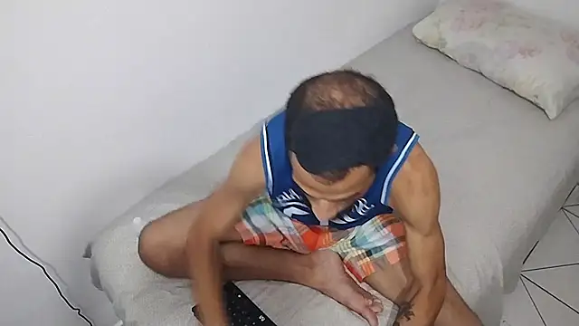 UncutToyBoy23cm online show from March 3, 2025, 8:19 am