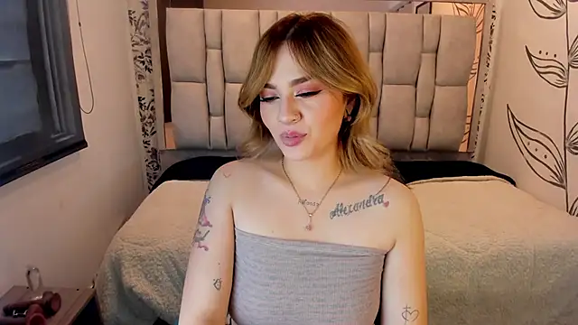 Snapshot of KataHot_ chatting on January 13, 2026, 8:35 pm KataHot online show from January 13, 2026, 8:35 pm