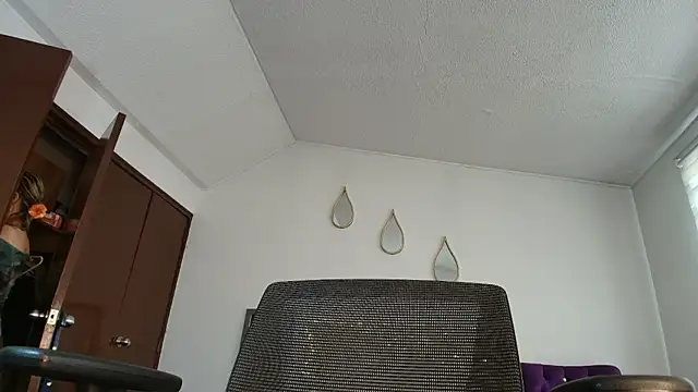 Ingridbergman online show from March 12, 2026, 3:16 pm