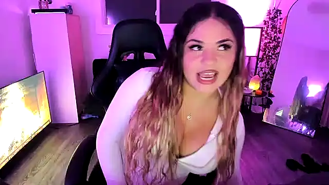 Snapshot of MelSaunders chatting on November 22, 2025, 11:36 pm MelSaunders online show from November 22, 2025, 11:36 pm