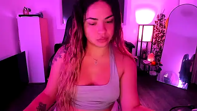 Snapshot of MelSaunders chatting on November 22, 2025, 1:37 am MelSaunders online show from November 22, 2025, 1:37 am