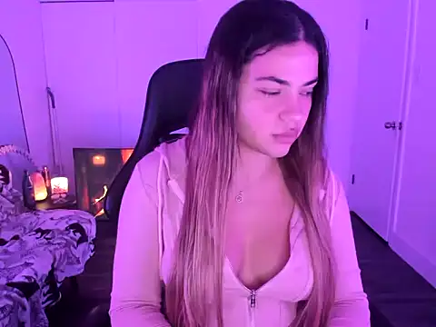 Snapshot of MelSaunders chatting on December 4, 2025, 2:21 am MelSaunders online show from December 4, 2025, 2:21 am