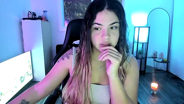 Snapshot of MelSaunders chatting on November 28, 2025, 4:12 am MelSaunders online show from November 28, 2025, 4:12 am