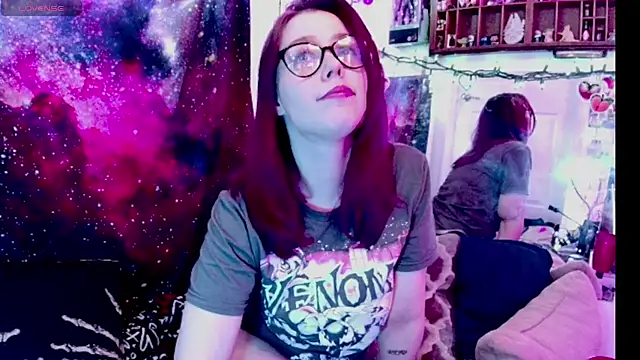 EverlyEster online show from January 11, 2025, 5:31 am