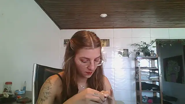 Snapshot of SweetyBabyDemon chatting on April 18, 2026, 1:24 pm SweetyBabyDemon online show from April 18, 2026, 1:24 pm