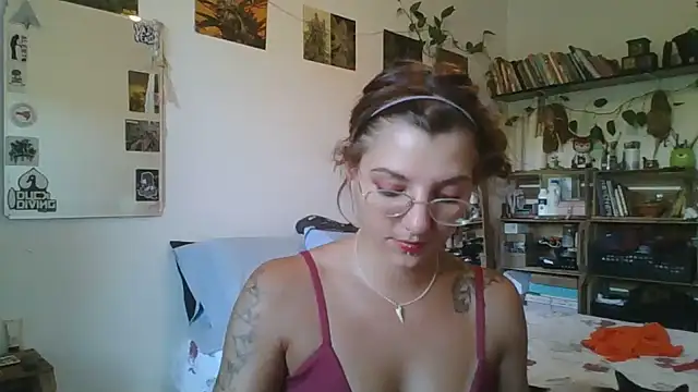 Snapshot of SweetyBabyDemon chatting on March 8, 2025, 8:14 pm SweetyBabyDemon online show from March 8, 2025, 8:14 pm