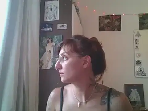 Snapshot of SweetyBabyDemon chatting on February 5, 2025, 9:40 pm SweetyBabyDemon online show from February 5, 2025, 9:40 pm