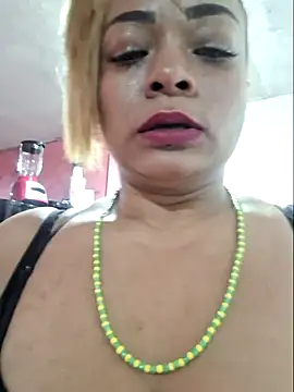 gatadeojosclaros online show from February 25, 2025, 5:08 am