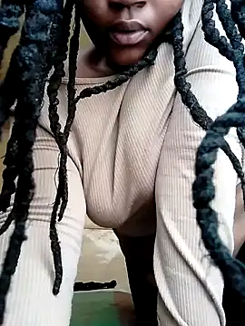 Snapshot of ThaBundaa chatting on February 19, 2025, 1:50 pm ThaBundaa online show from February 19, 2025, 1:50 pm