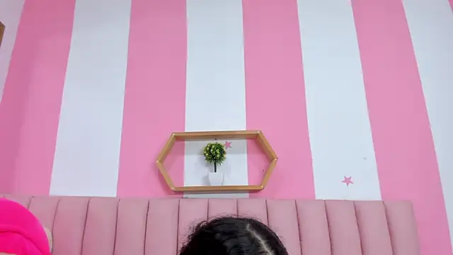 ISABELLA 020 online show from March 26, 2026, 12:47 pm