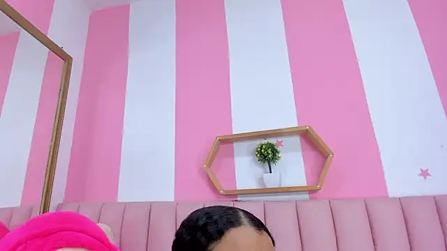 ISABELLA 020 online show from March 14, 2026, 12:11 pm