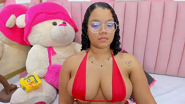 ISABELLA 020 online show from November 11, 2025, 2:01 pm