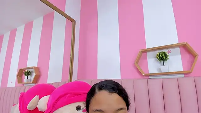 ISABELLA 020 online show from March 28, 2026, 12:39 pm