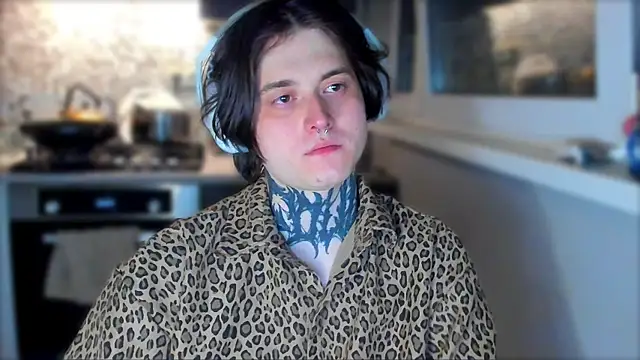  torfin  online show from April 25, 2026, 11:02 pm