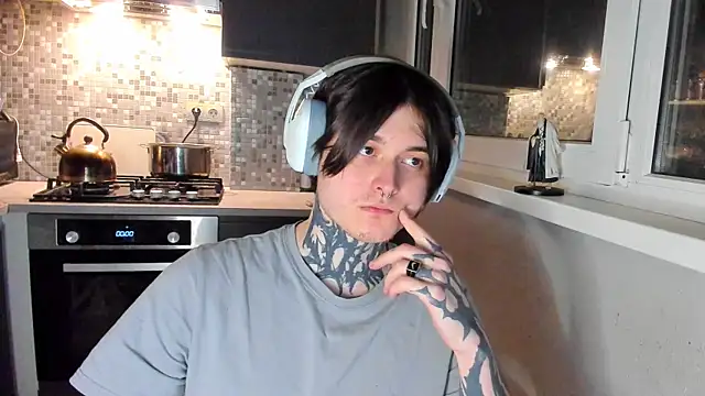 Snapshot of _torfin_ chatting on February 12, 2026, 9:36 pm torfin online show from February 12, 2026, 9:36 pm