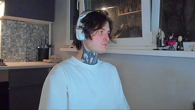  torfin  online show from April 6, 2026, 10:55 pm