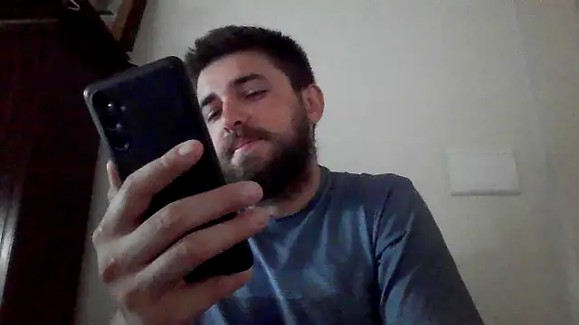 Snapshot of Dat1994 chatting on February 3, 2025, 10:25 am Dat1994 online show from February 3, 2025, 10:25 am