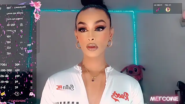 Snapshot of _Riannagarcia_ chatting on October 30, 2025, 2:43 am Riannagarcia online show from October 30, 2025, 2:43 am