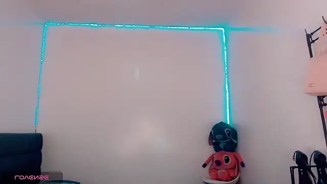 Snapshot of _Riannagarcia_ chatting on October 28, 2025, 3:18 am Riannagarcia online show from October 28, 2025, 3:18 am