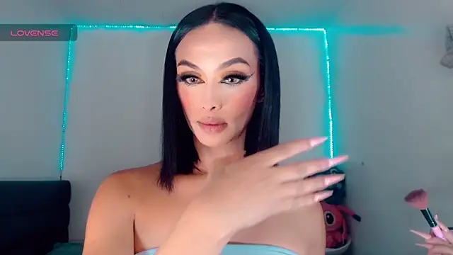 Snapshot of _Riannagarcia_ chatting on November 6, 2025, 5:22 am Riannagarcia online show from November 6, 2025, 5:22 am