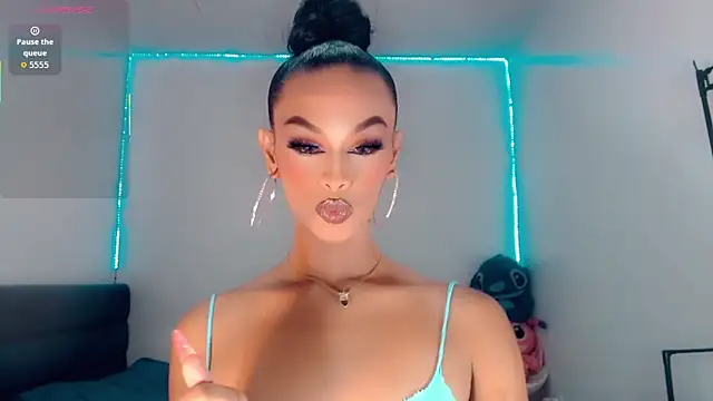 Snapshot of _Riannagarcia_ chatting on September 16, 2025, 7:26 pm Riannagarcia online show from September 16, 2025, 7:26 pm