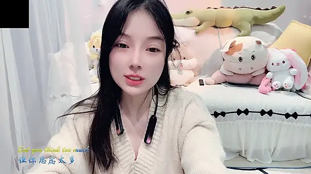 AKiKi711 online show from October 22, 2025, 5:01 pm