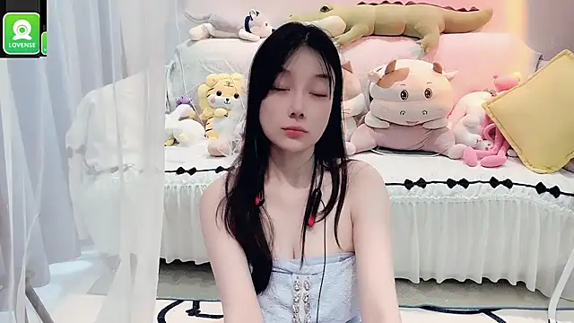 Snapshot of AKiKi711 chatting on September 10, 2025, 4:11 am AKiKi711 online show from September 10, 2025, 4:11 am