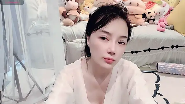 Snapshot of AKiKi711 chatting on July 11, 2026, 4:35 am AKiKi711 online show from July 11, 2026, 4:35 am