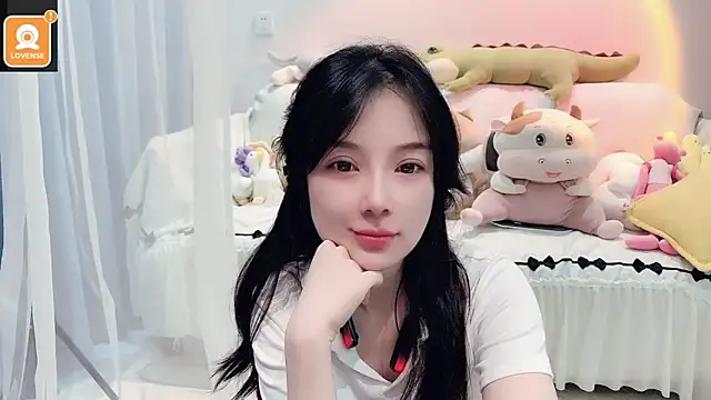 Snapshot of AKiKi711 chatting on September 11, 2025, 4:23 am AKiKi711 online show from September 11, 2025, 4:23 am